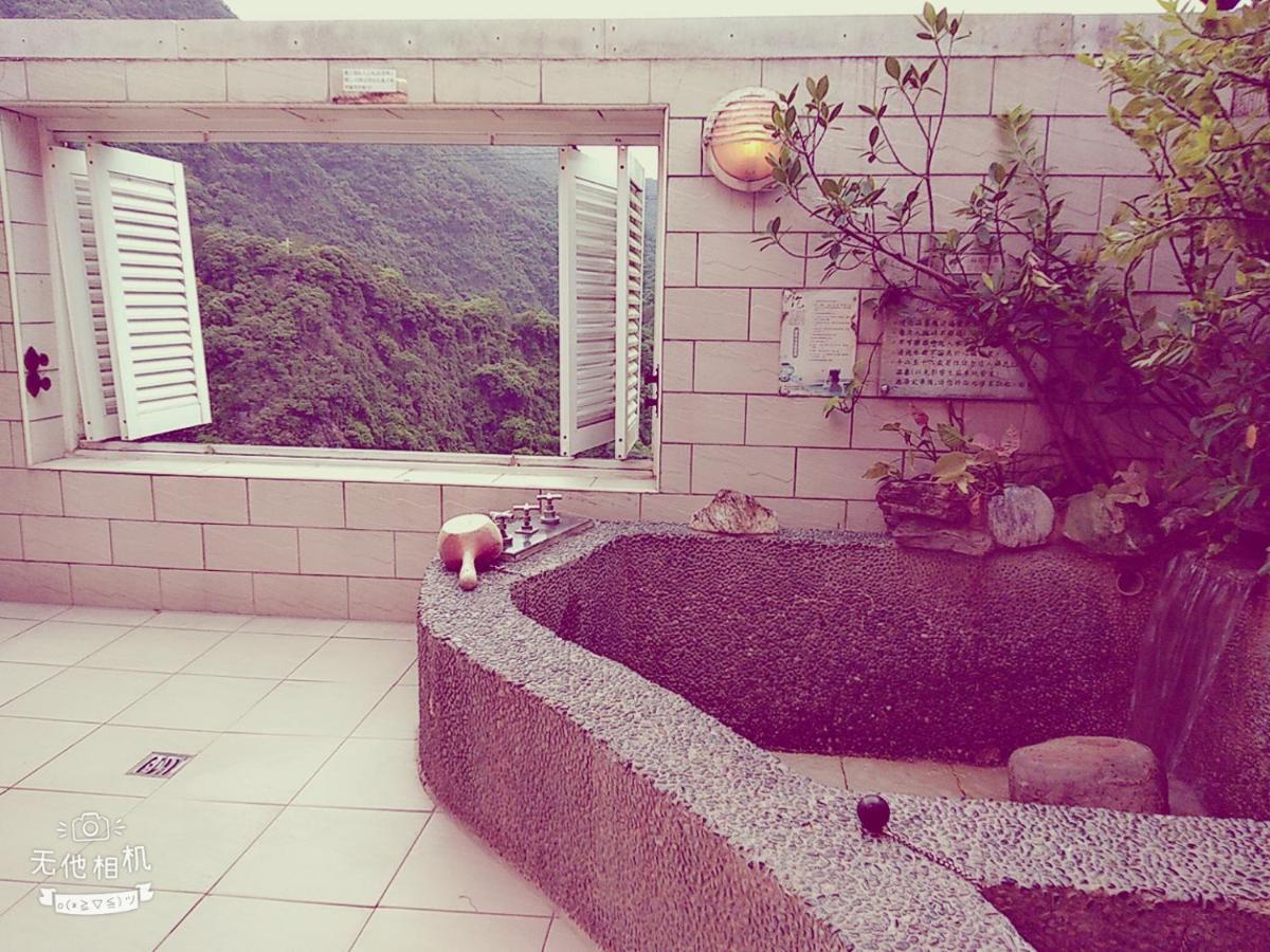 Mi Jing Garden Spring Resort Wulai Exterior foto
